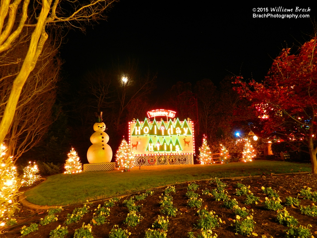 More of the Holiday Hills sign details.