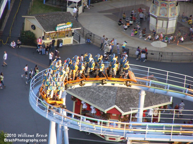 Train headed towards the drop on Shockwave.