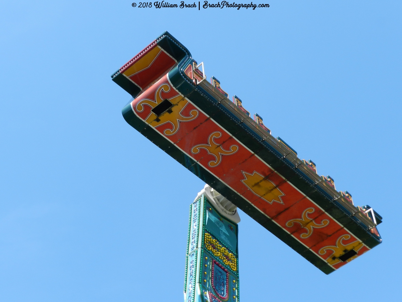 1001 Nacht is a Magic Carpet styled ride.