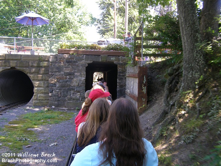 Entering the tunnel on the trip back to the station.